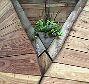 viel verbaute Natur: "gans woanders" im Hexenhäusl  (©Foto: Martin Schmitz)